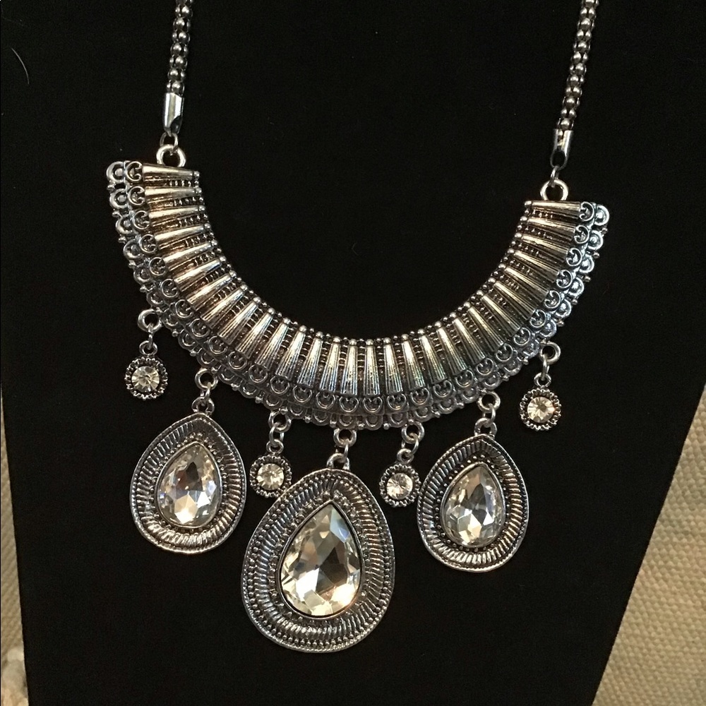 Necklace Silver with Crystals